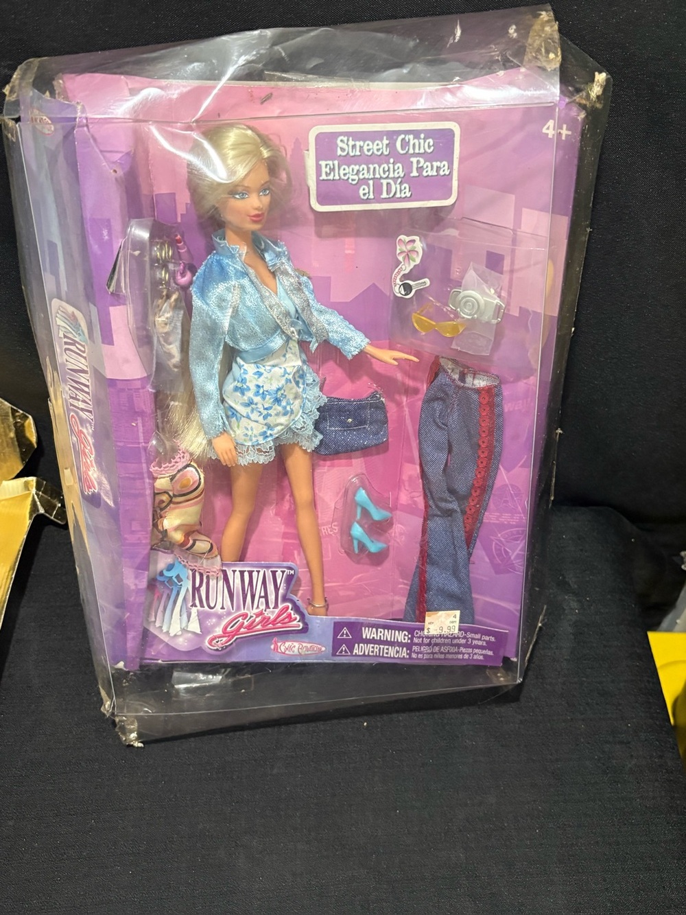 Vintage Runway Girls Street Chic fashion doll by Chic Boutique Package Damaged